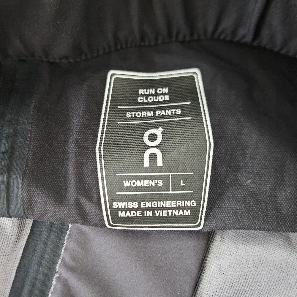 On Running Women's Black Waterproof Performance Pants - Picture 6 of 7
